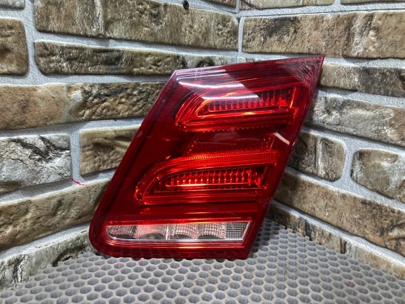 Фонарь задний внутренний Mercedes-Benz -Class 2013 W212
