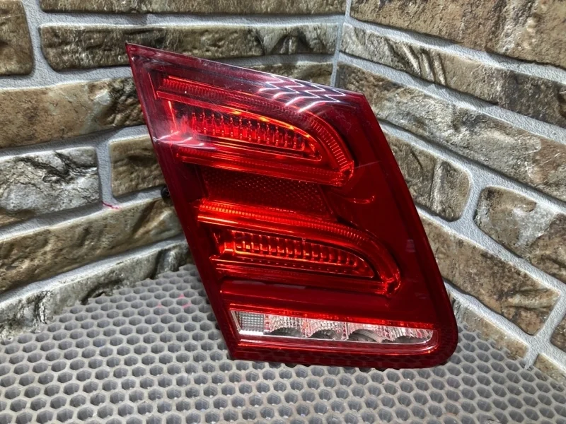 Фонарь задний внутренний Mercedes-Benz -Class 2013 W212