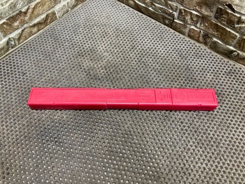 Знак аварийной остановки Audi A6 2009