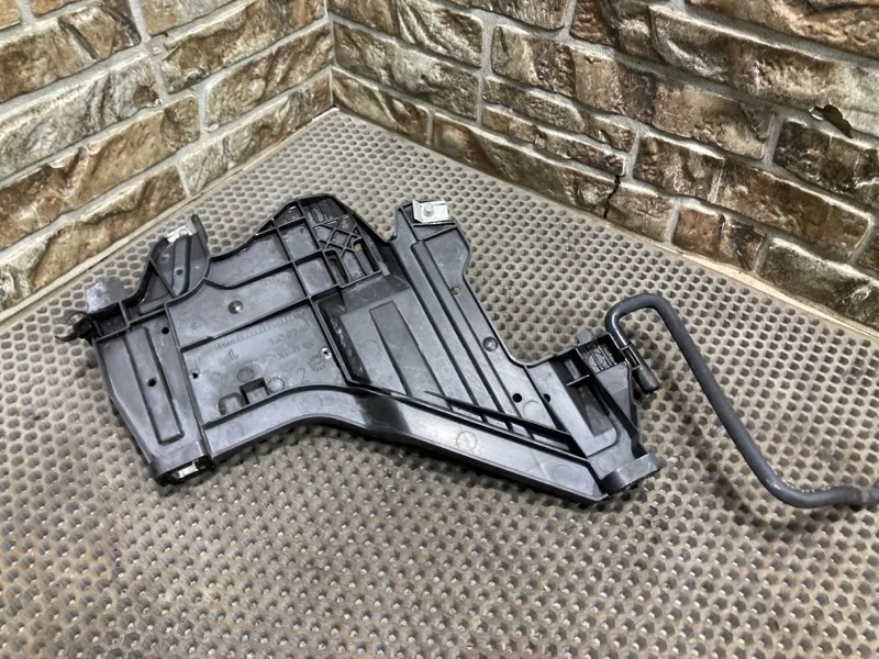 Крепление фары Audi A4 2009 B8