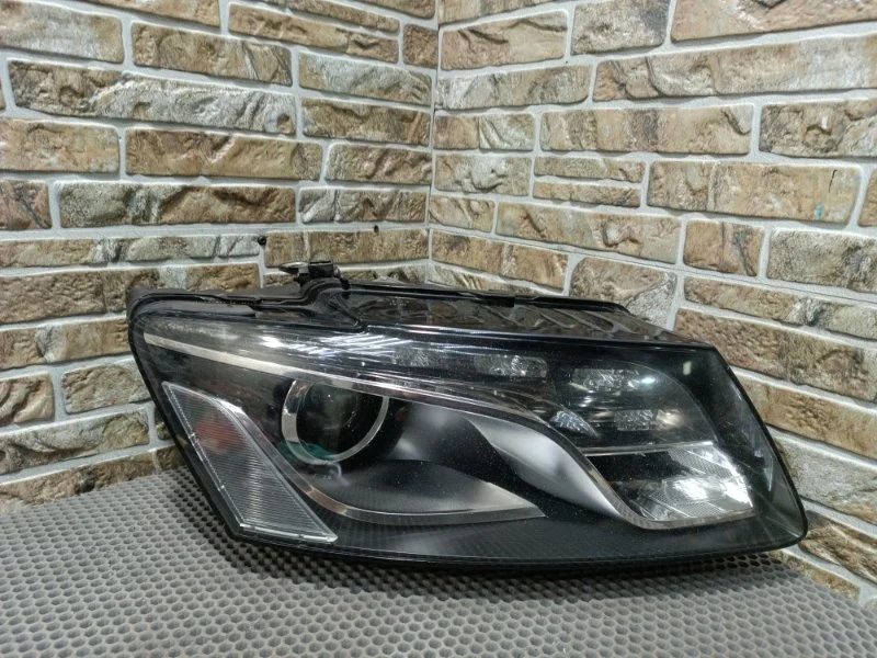 Фара ксеноновая Audi Q5 2010 8R