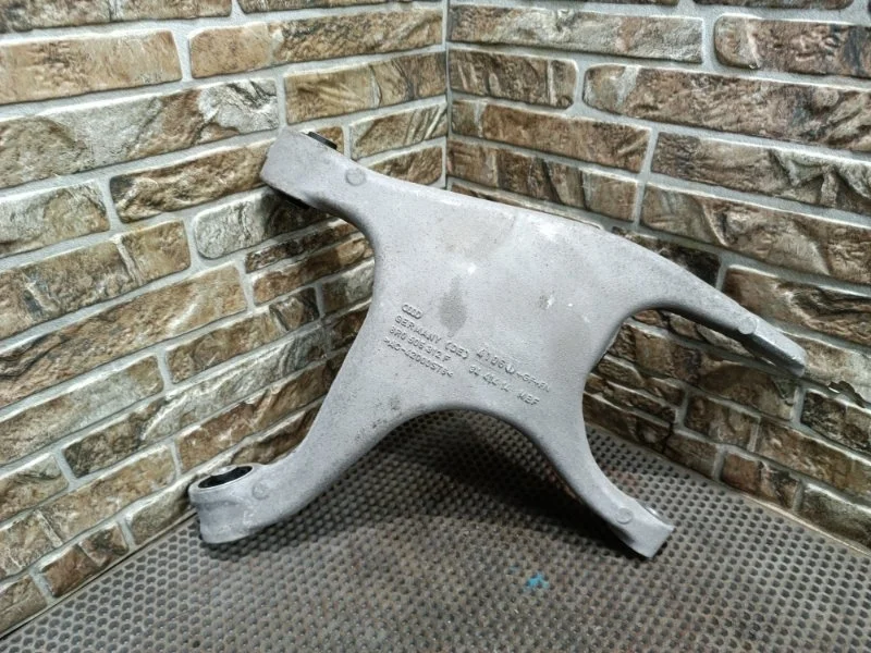 Рычаг подвески Audi Q5 2010 8R