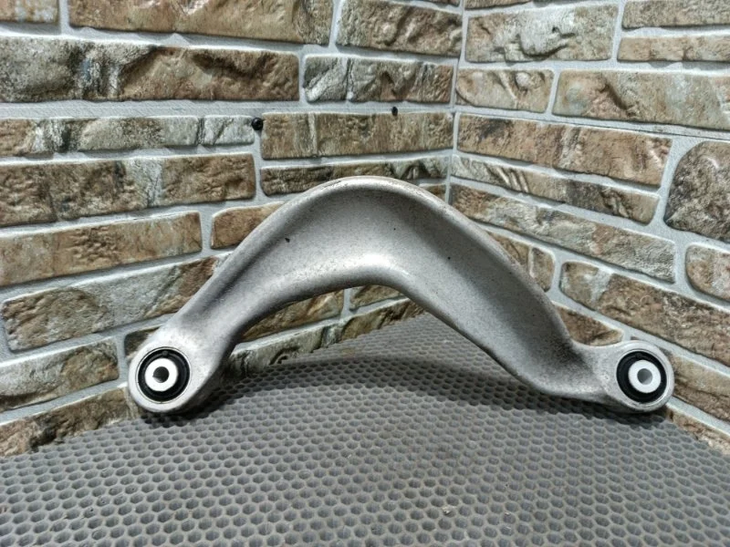 Рычаг подвески Audi Q5 2010 8R