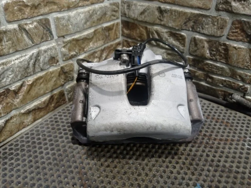 Суппорт тормозной Mercedes-Benz -Class 2013 W212