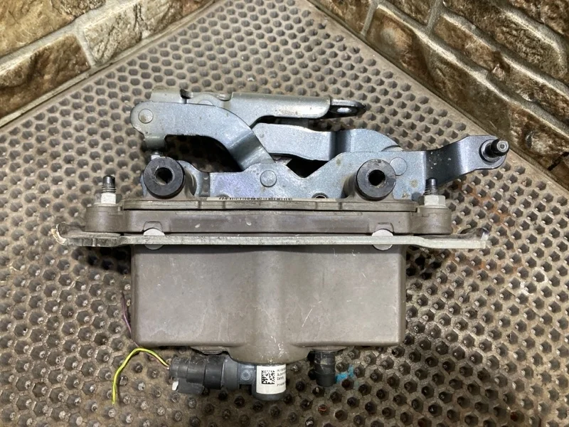 Петля капота Mercedes-Benz -Class 2013 W212