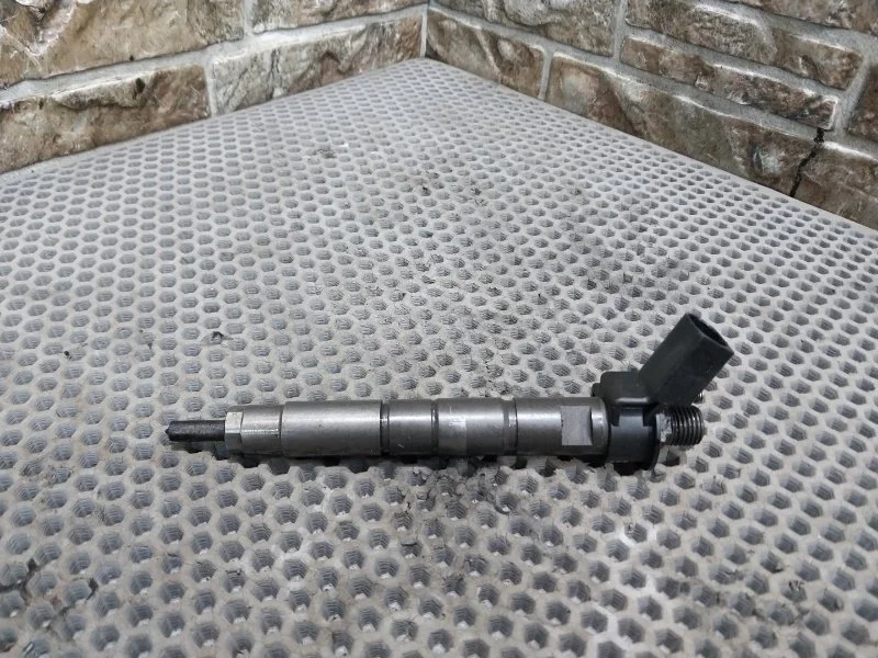 Форсунка топливная BMW 5-Series 2016 G30