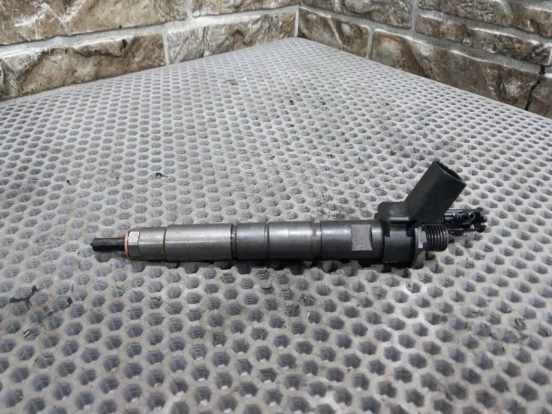 Форсунка топливная BMW 5-Series 2016 G30