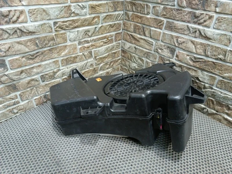 Сабвуфер Mercedes-Benz GLS-Class 2016 X166