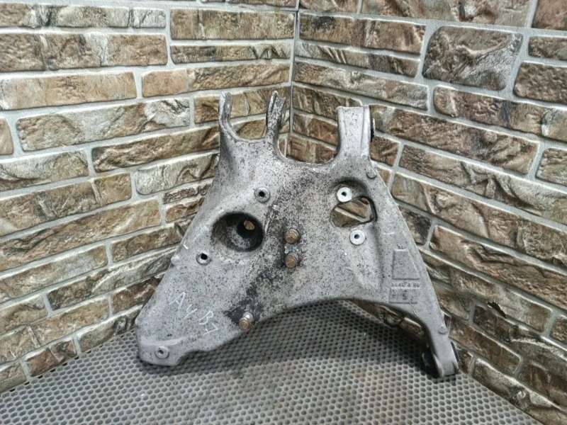 Рычаг подвески Audi A4 B7