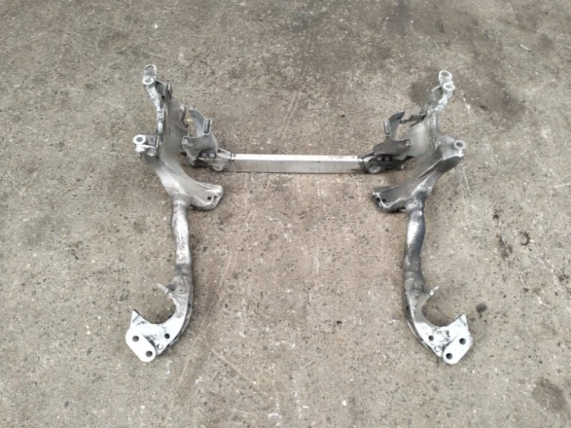 Балка подвески Audi A4 B8