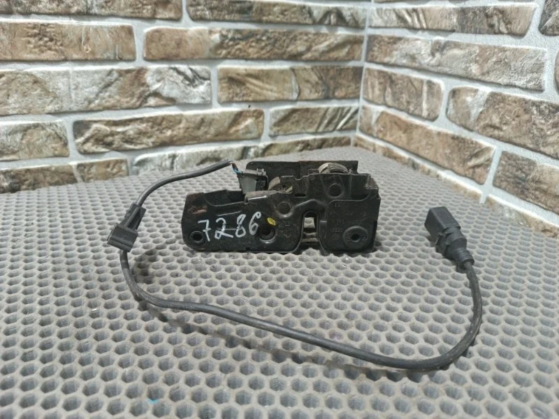 Замок капота Audi Q5 2009 8R