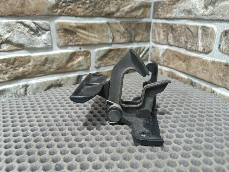 Замок капота Mercedes-Benz -Class W164