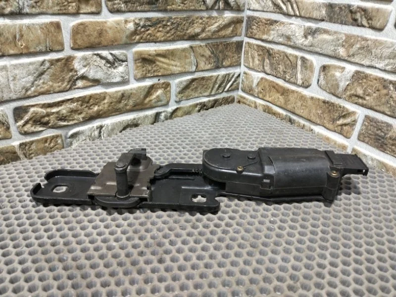 Замок багажника Audi A8 2011 4H