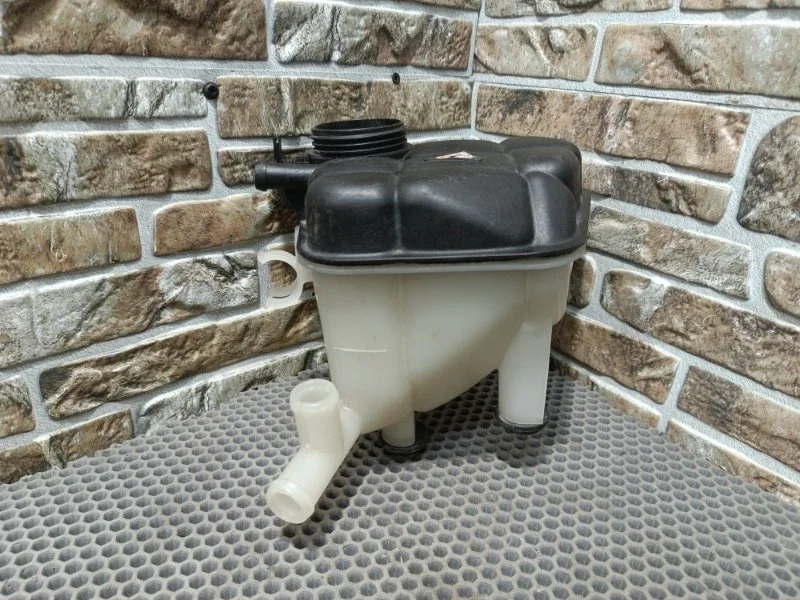 Бачок расширительный Mercedes-Benz GL-Class 2012 W166