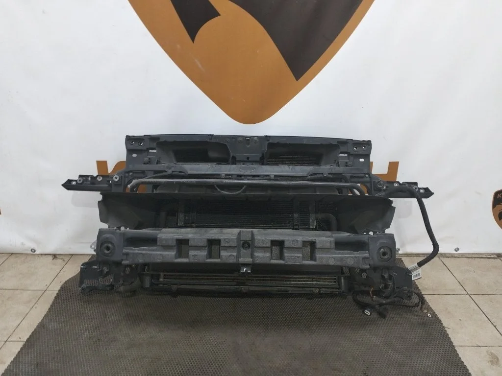 Телевизор с радиаторами Volkswagen Touareg 2013 7P