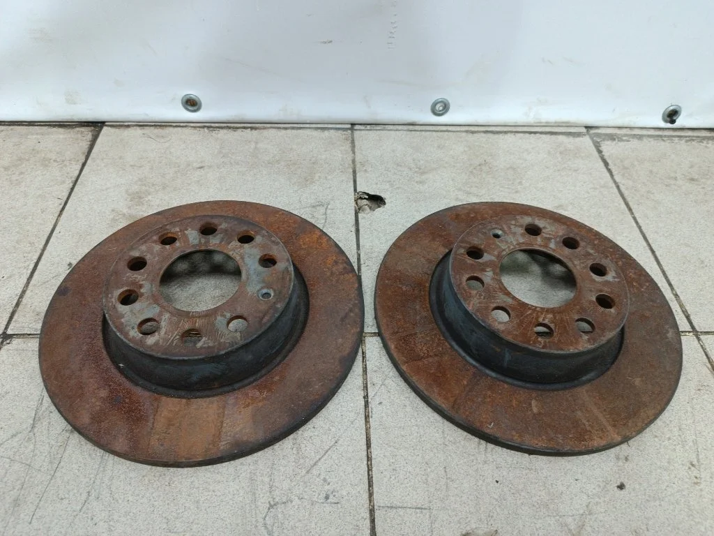 Комплект тормозных дисков Volkswagen Golf MK6