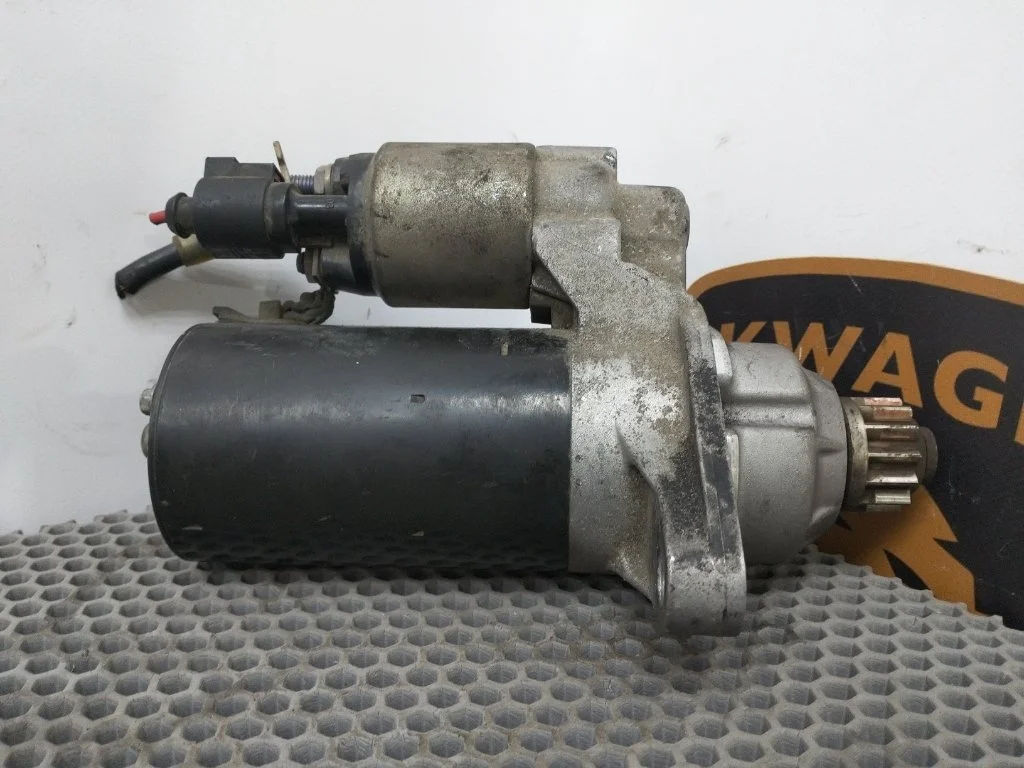 Стартер Volkswagen Passat 2011 B7