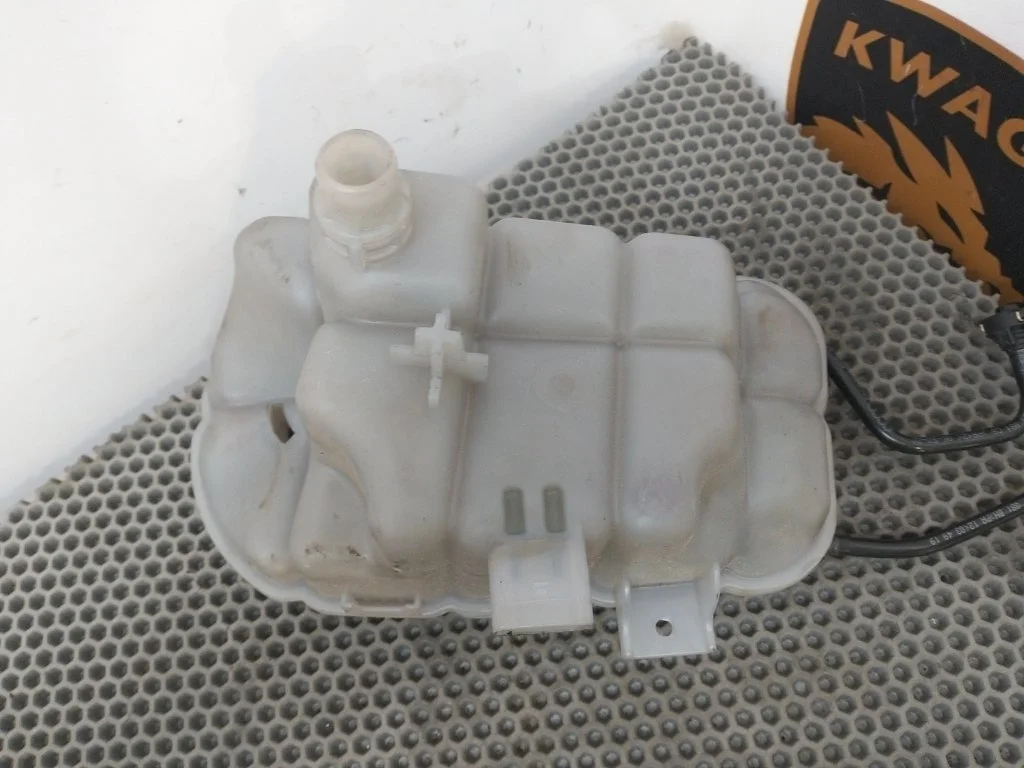 Бачок расширительный Audi A6 2017 C7