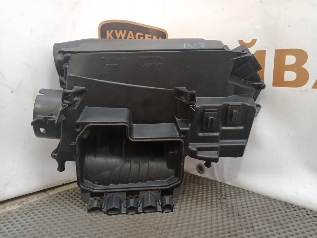 Корпус воздушного фильтра Mercedes-Benz -Class 2009 W212