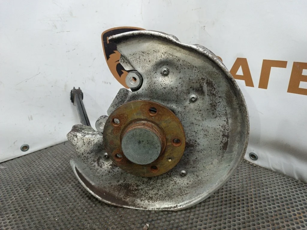 Кулак поворотный Audi A6 2011 C7