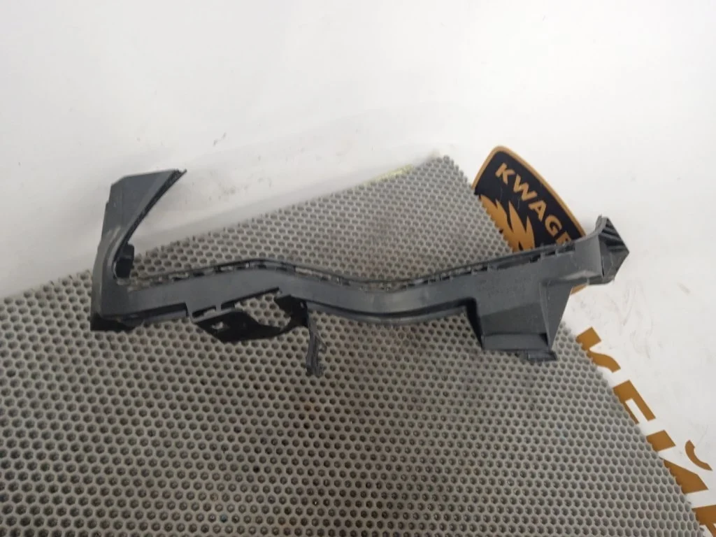 Крепление фары Subaru Impreza 2013 G13