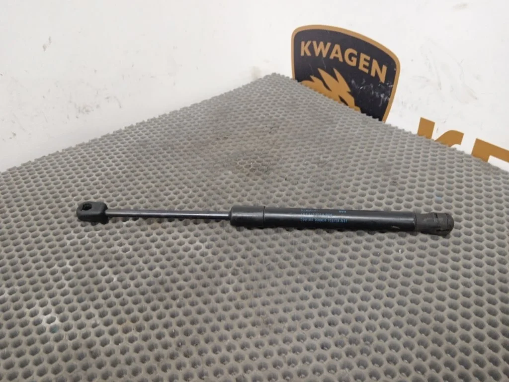 Амортизатор капота Audi S6 2013 C7/4G