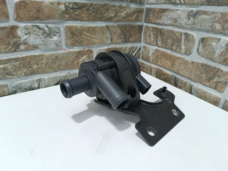 Помпа Audi S3 2013 8p