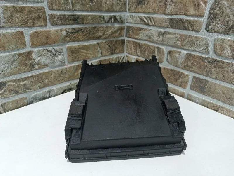 Крышка блока предохранителей Audi S3 2013 8p