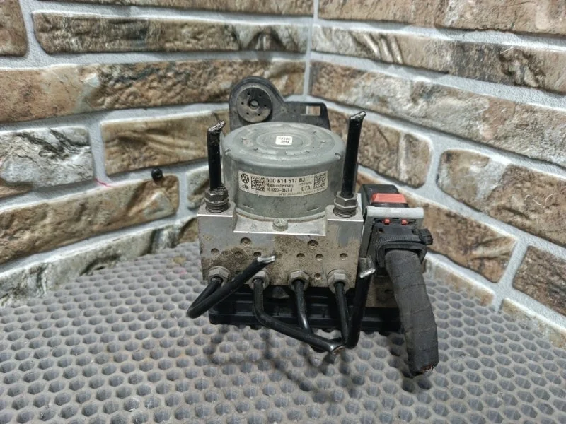 Блок abs Volkswagen golf 2016 5g