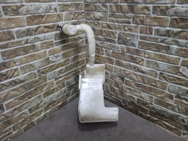 Бачок стеклоомывателя Volkswagen Jetta