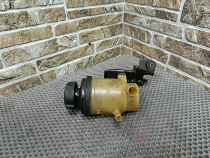 Бачок гидроусилителя руля Hyundai Grand Starex 2013