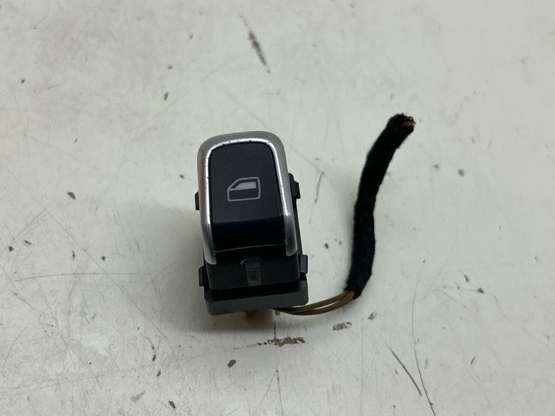 Кнопка стеклоподъемника Audi A4 B8