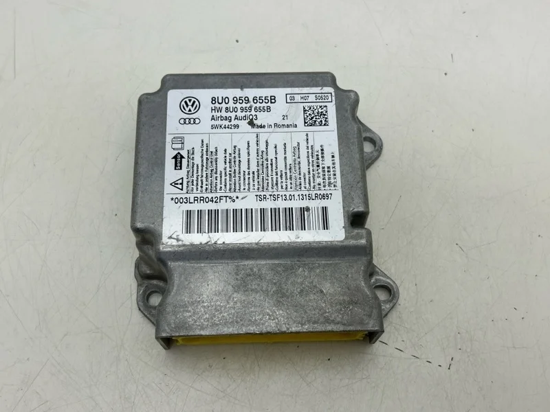 Блок управления air bag Audi Q3 8U