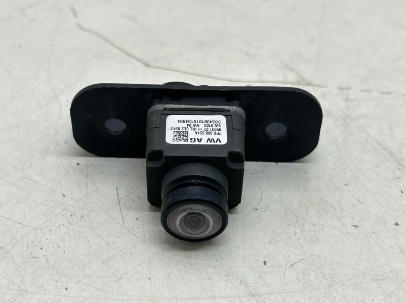 Камера переднего вида Volkswagen Touareg NF