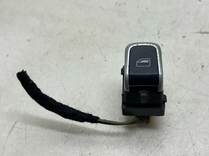 Кнопка стеклоподъемника Audi A4 B8