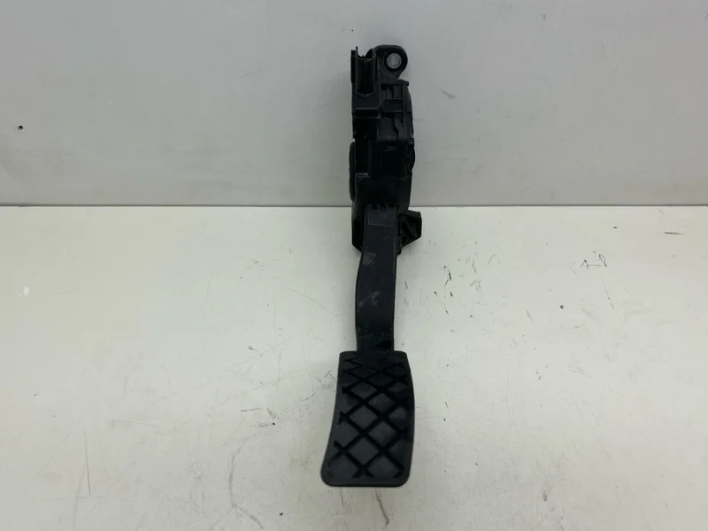 Педаль газа Audi A6 C7