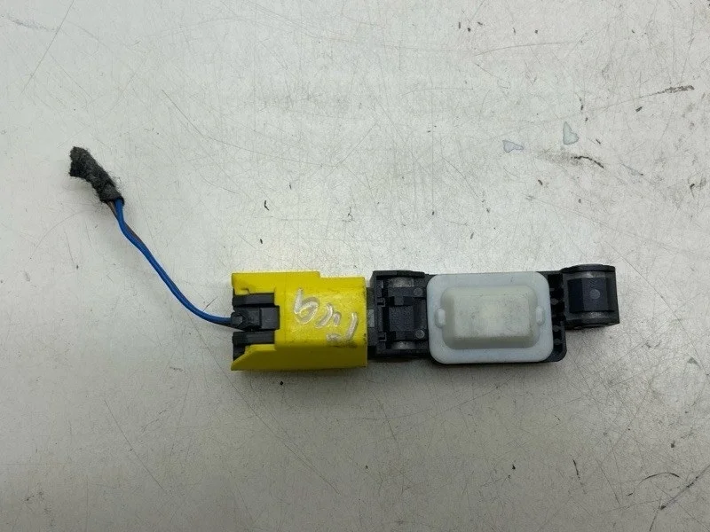 Датчик удара Volkswagen Touareg 2010 7L