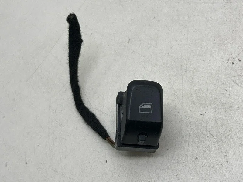 Кнопка стеклоподъемника Audi A4 B8
