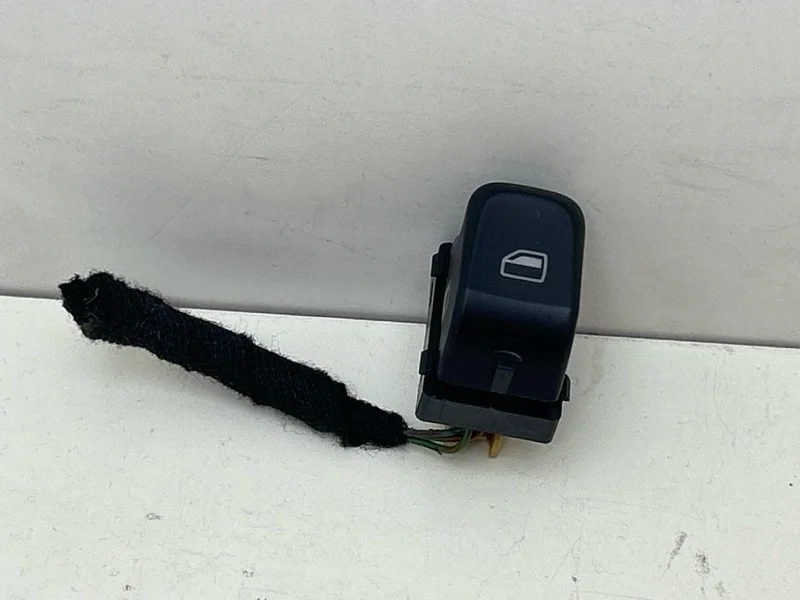 Кнопка стеклоподъемника Audi A4 B8