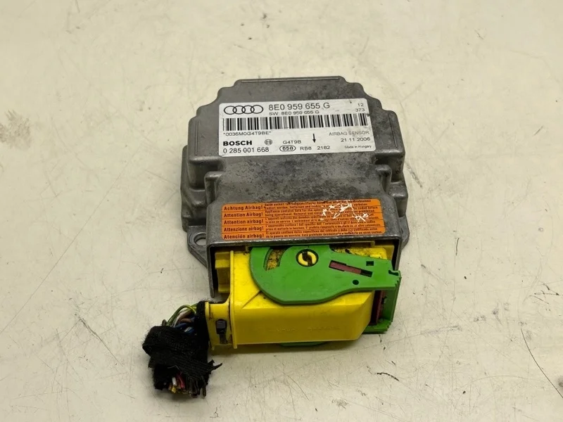 Блок управления подушками безопасности Audi A4 B7