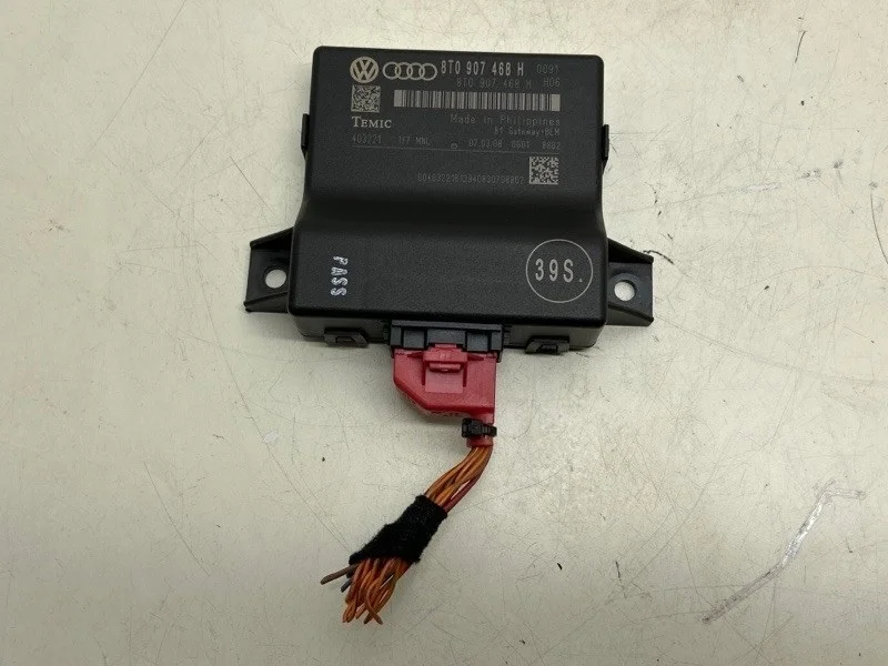 Блок управления Audi A5 8T