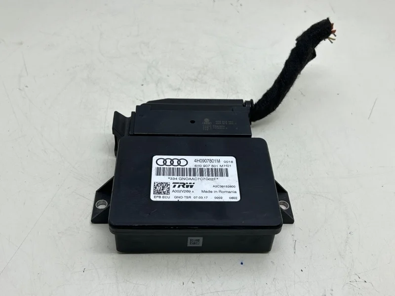 Блок управления стояночным тормозом Audi A6 C7