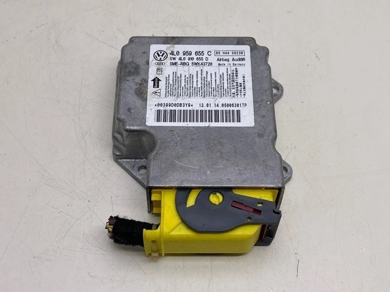 Блок управления подушек безопасности Audi Q7 2012 4L