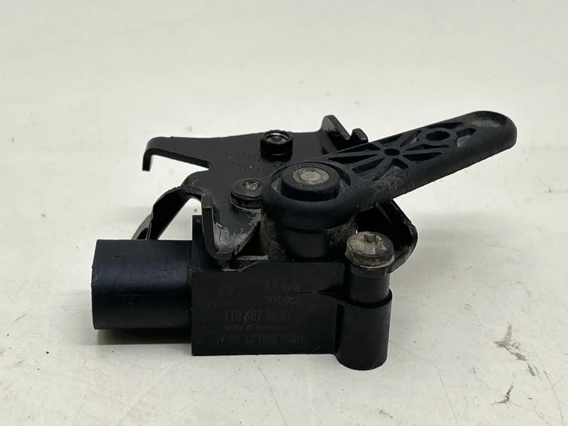 Датчик высоты дорожного просвета Volkswagen Passat CC B6