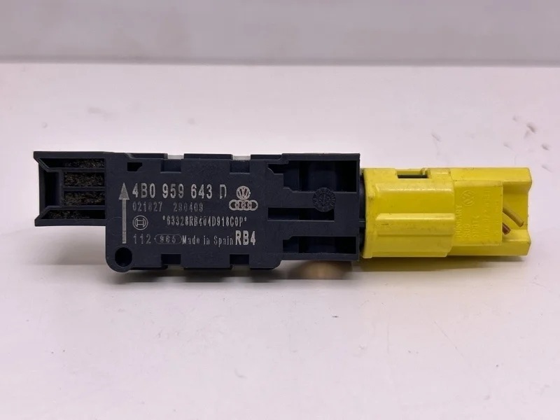 Датчик удара Audi A3 2009 8P