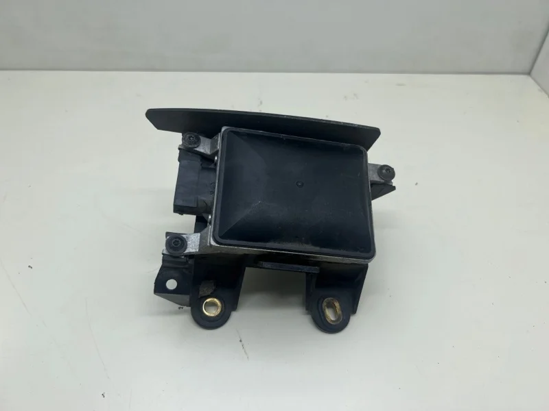 Датчик слепых зон Porsche Macan 2018 95b