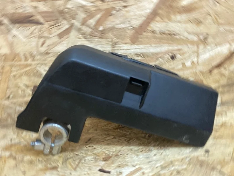 Клемма аккумулятора Audi A4 B8