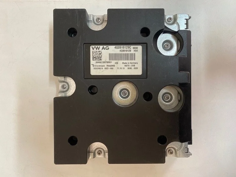 Блок управления тюнером Audi A8 2011 4H