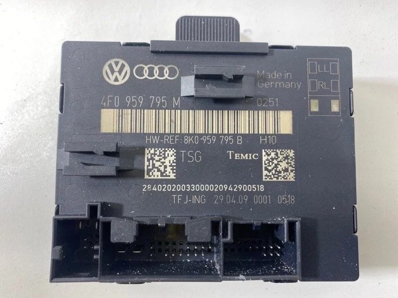 Блок управления Audi Q5 2009 8R