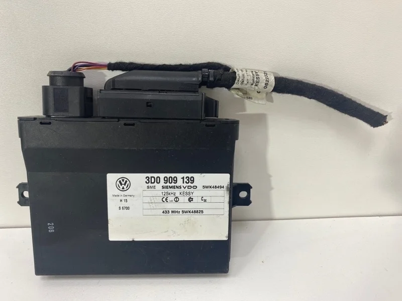 Блок управления центральным замком Volkswagen Touareg 2007 7L